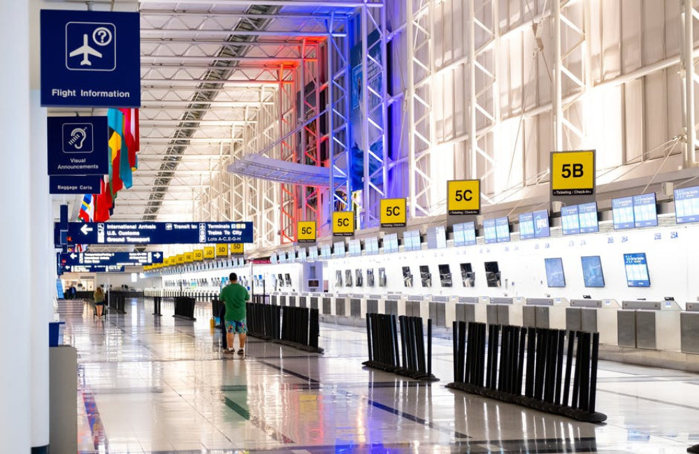 Hoe beperk je de wachttijd op Schiphol als je iemand op moet halen?